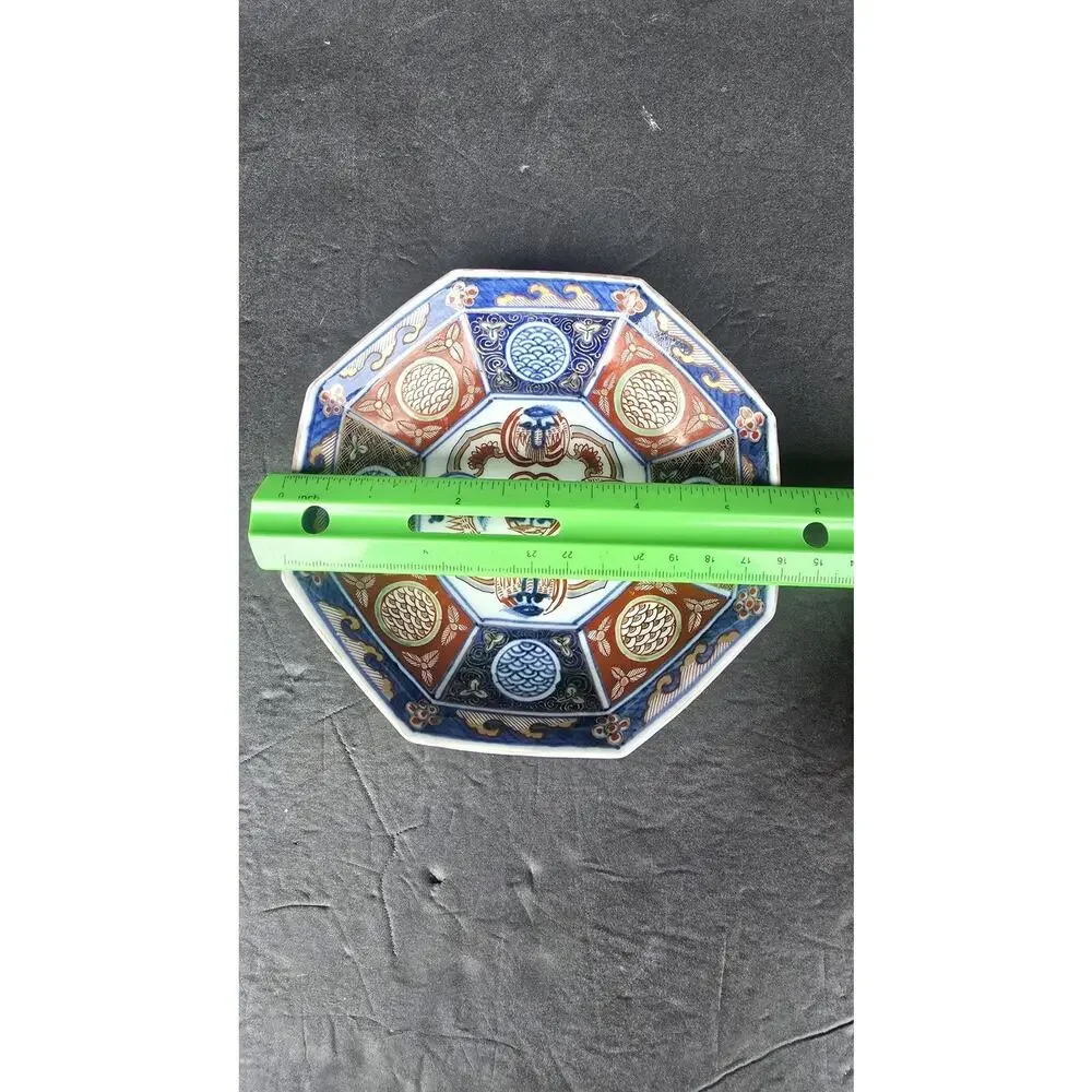 Unmarked imari style